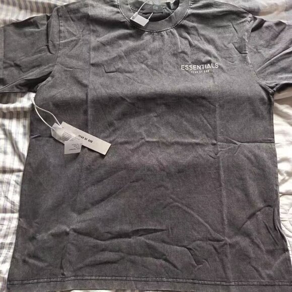 Fear of God Men's T-shirt - Picture 2 of 4